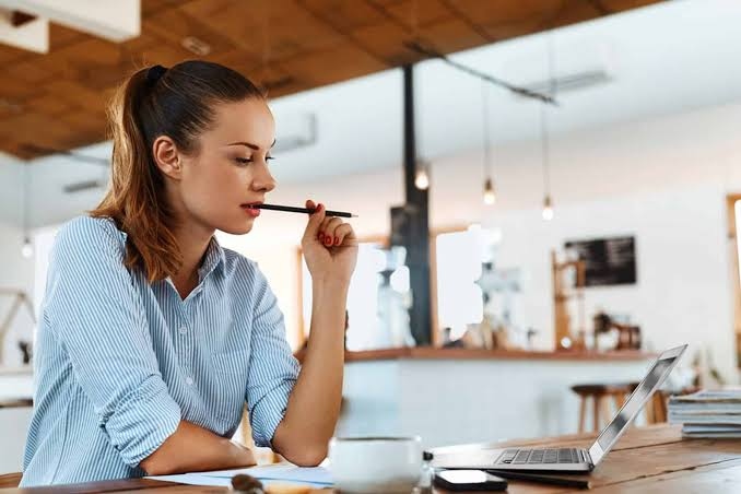 Is It Possible to Work Full-Time and Study Online? The Honest Reality Is It Possible to Work Full-Time and Study Online? The Honest Reality