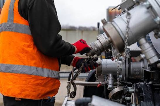 How to Choose a Fuel Tank Cleaning Service in the US: A No-Nonsense Buyer’s Guide for Fleet Operators How to Choose a Fuel Tank Cleaning Service in the US: A No-Nonsense Buyer’s Guide for Fleet Operators