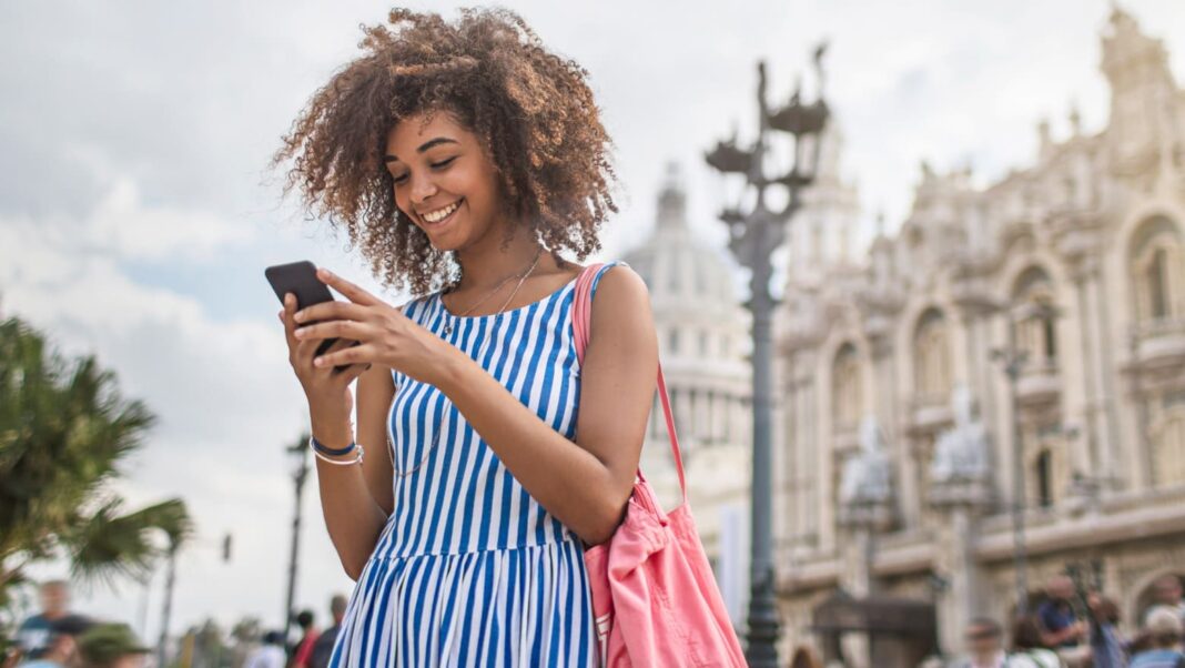 8 Ways Western Union and Ria Differ for Sending Money Overseas 8 Ways Western Union and Ria Differ for Sending Money Overseas