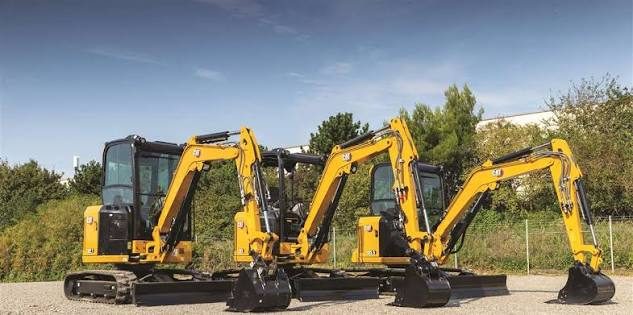 The Complete Guide to Renting a Mini Excavator for Residential vs. Commercial Jobs in the US The Complete Guide to Renting a Mini Excavator for Residential vs. Commercial Jobs in the US